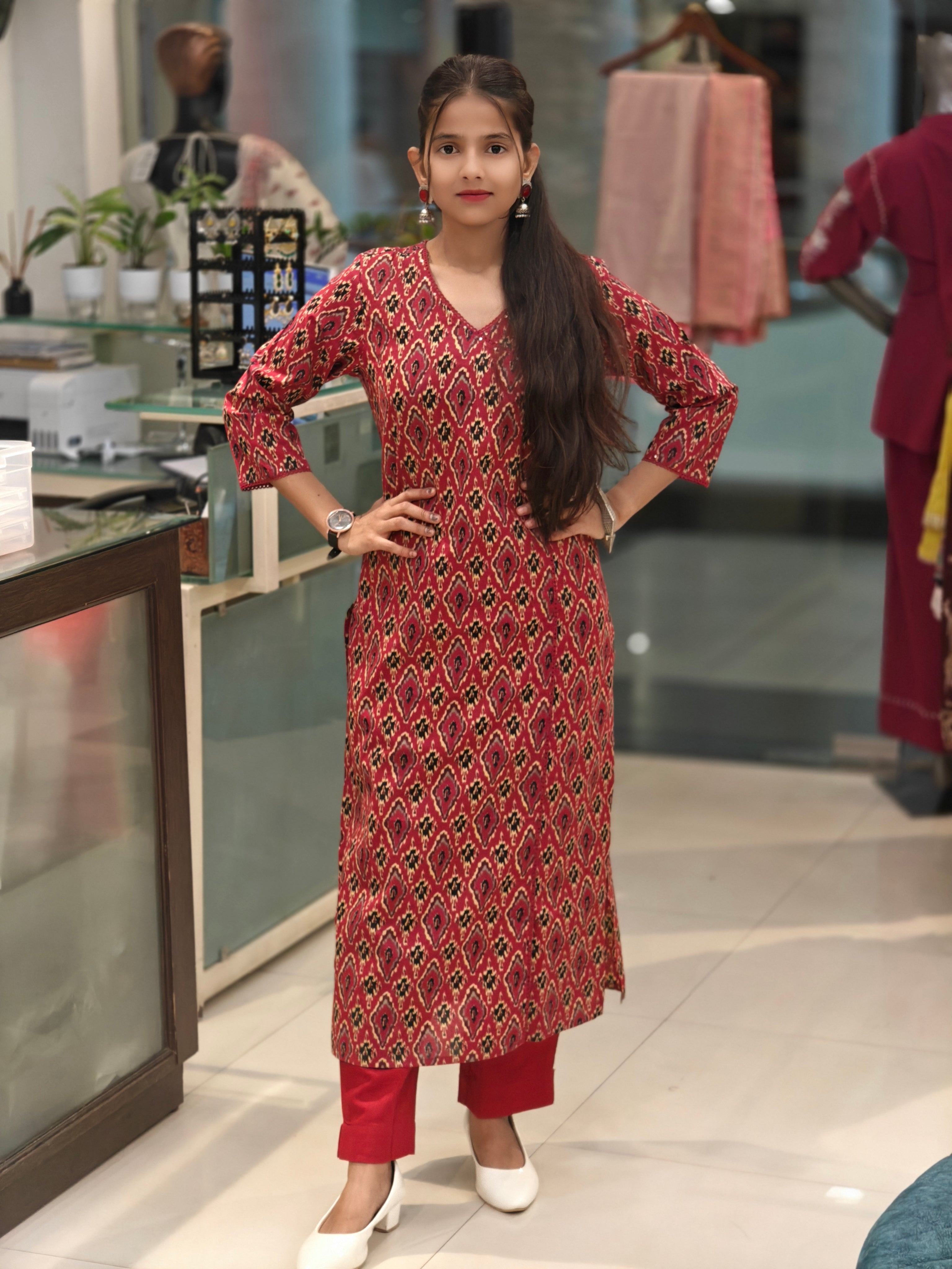 Pure Cotton Straight Kurti for Office & Daily Wear – Soft & Comfortable Fabric 013819