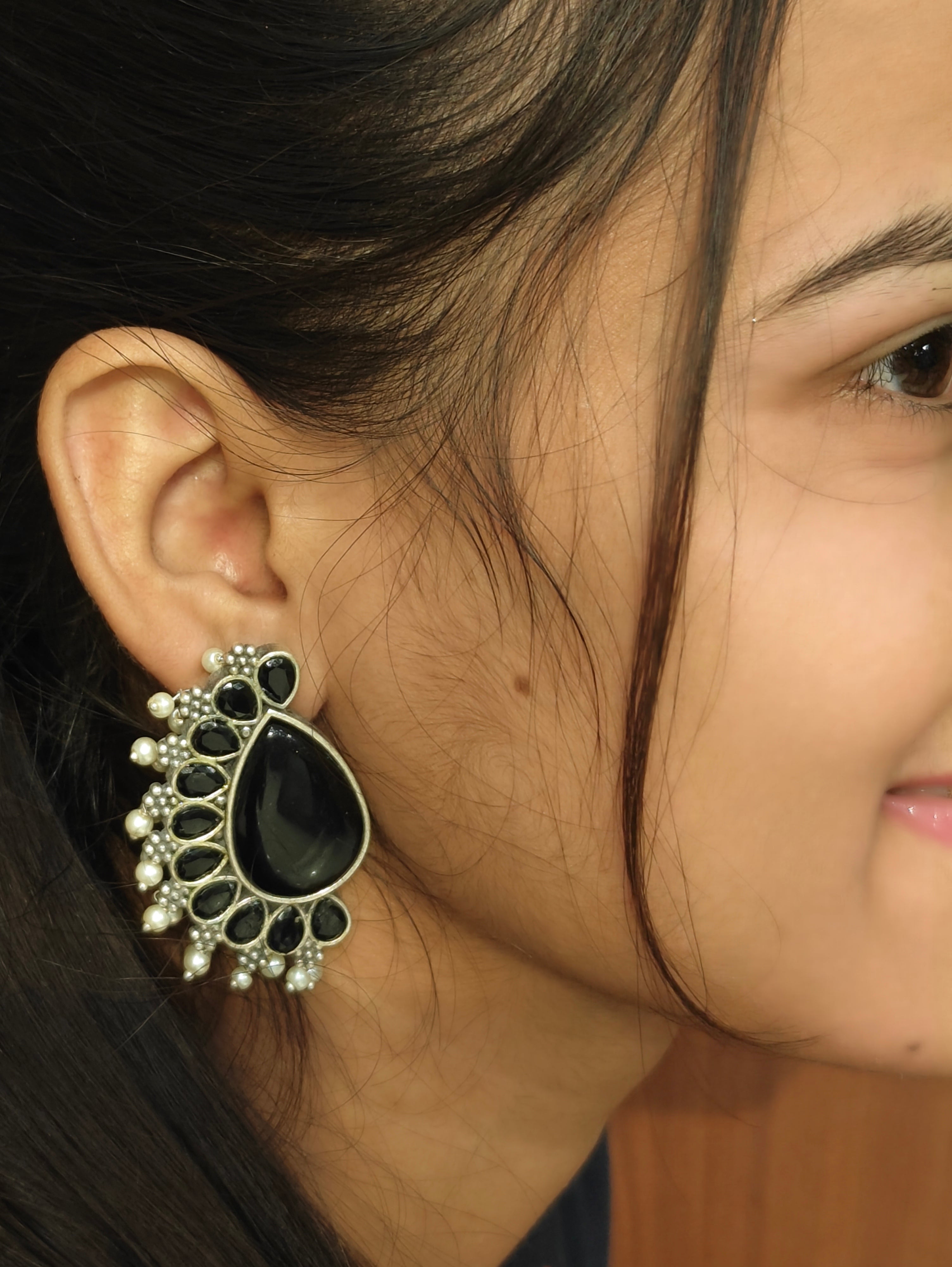 Fashionable Dangler 012022