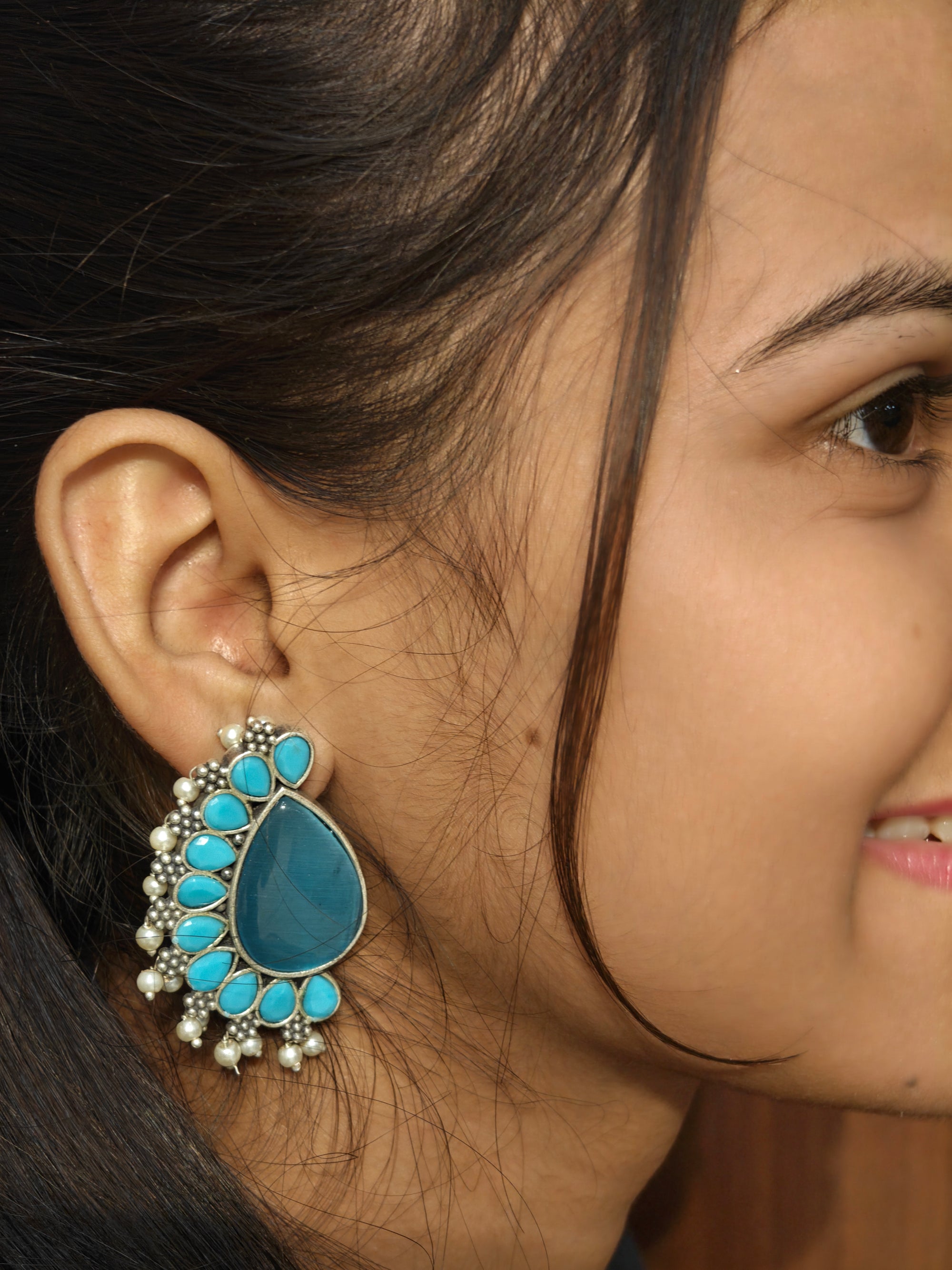 Fashionable Dangler 012022