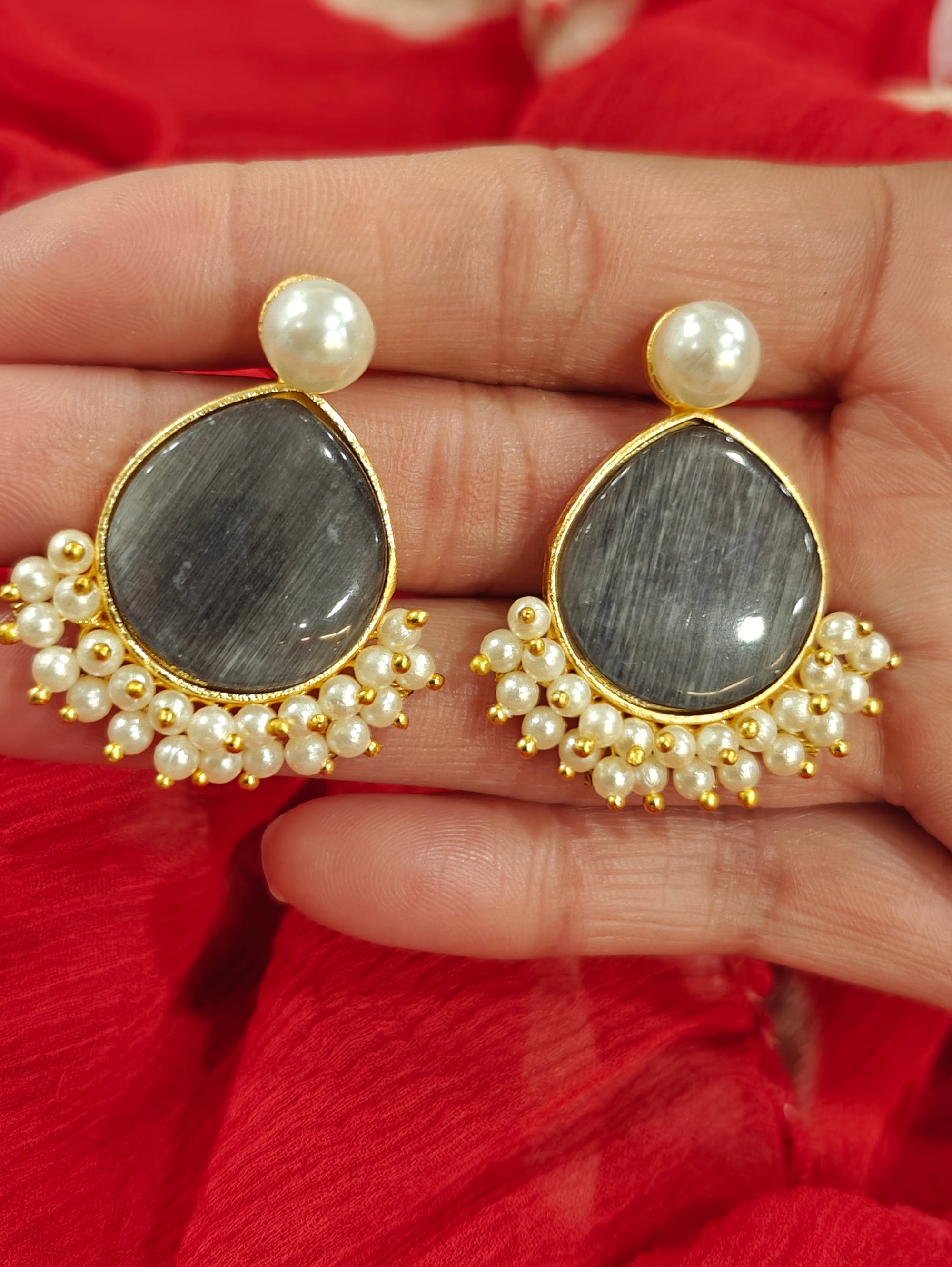 Fashionable Studs 012038