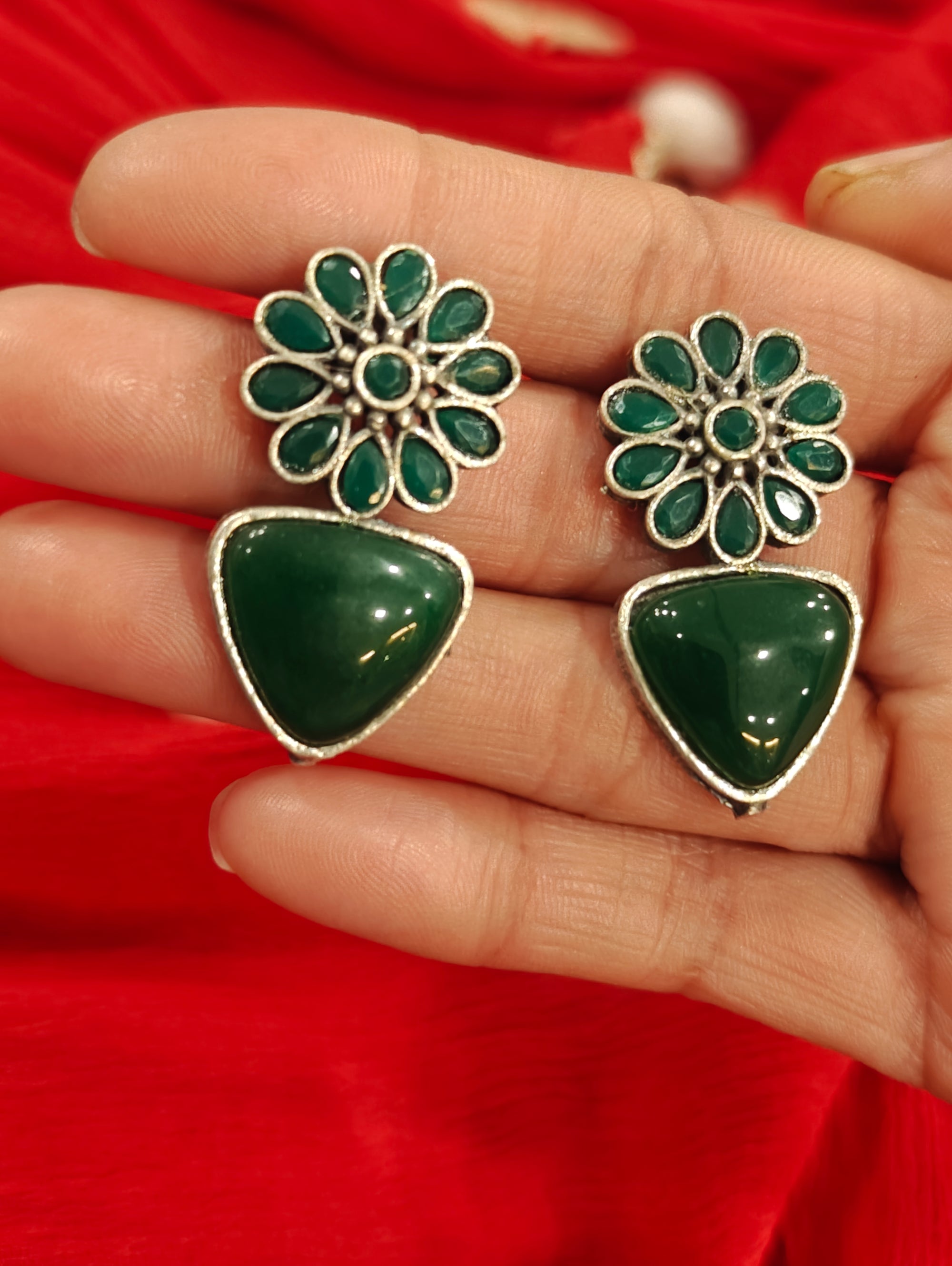Fashionable Studs 012043