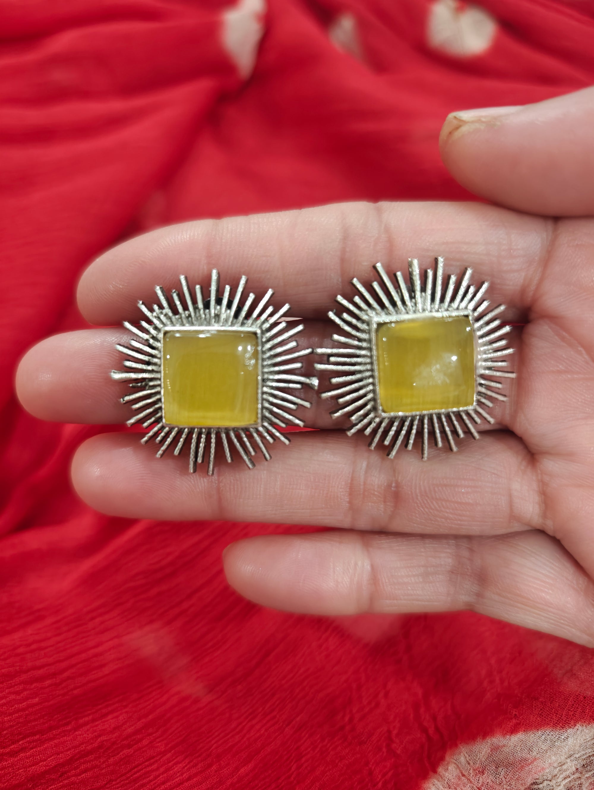 Fashionable Studs 012150
