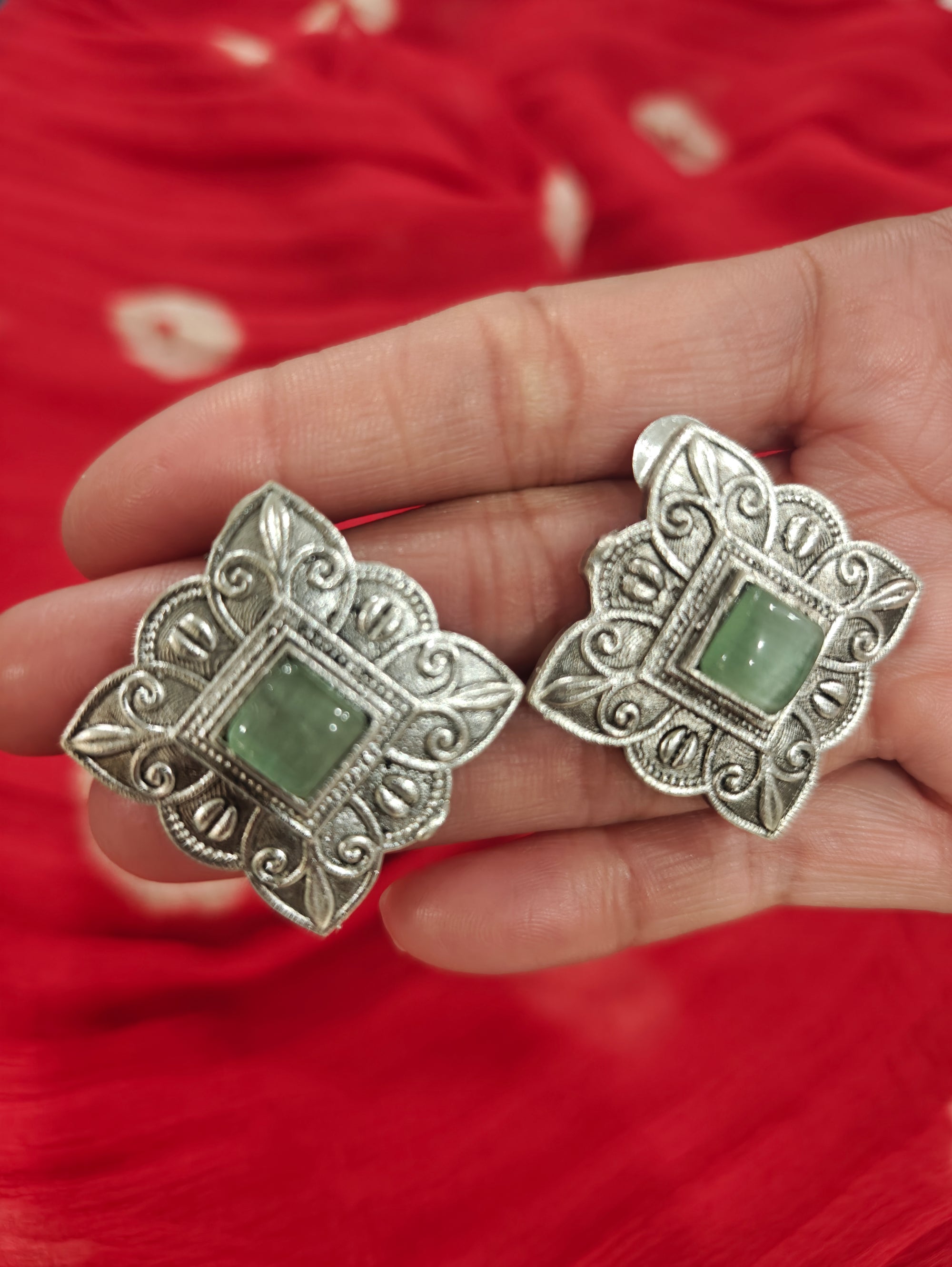 Fashionable Studs 012155