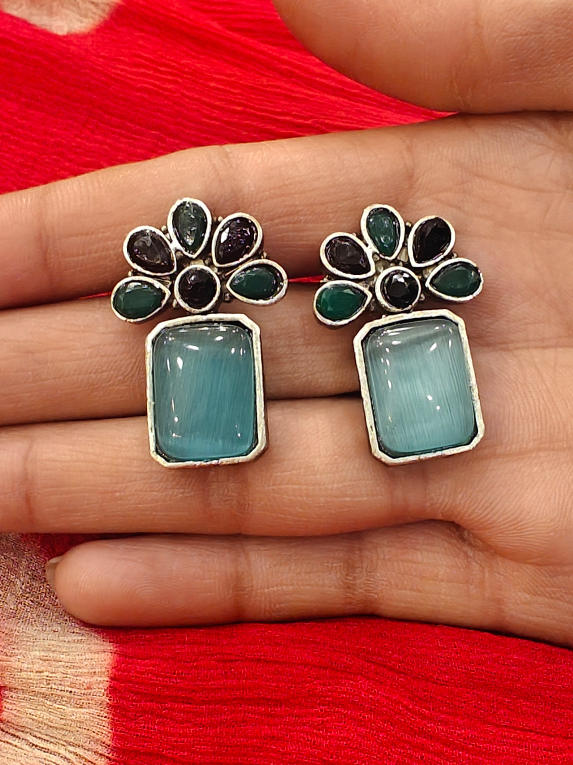 Fashionable Studs 012149