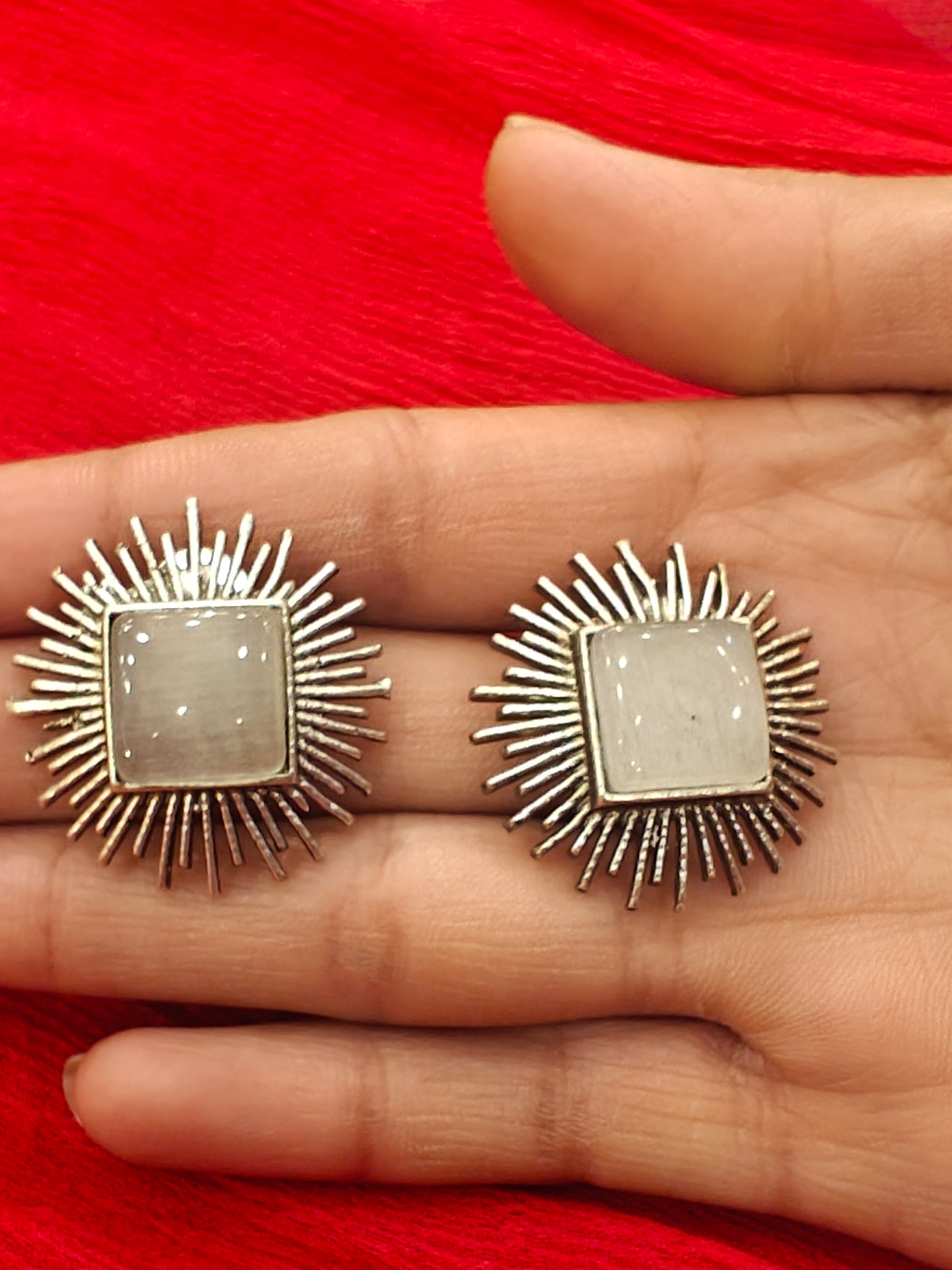 Fashionable Studs 012150