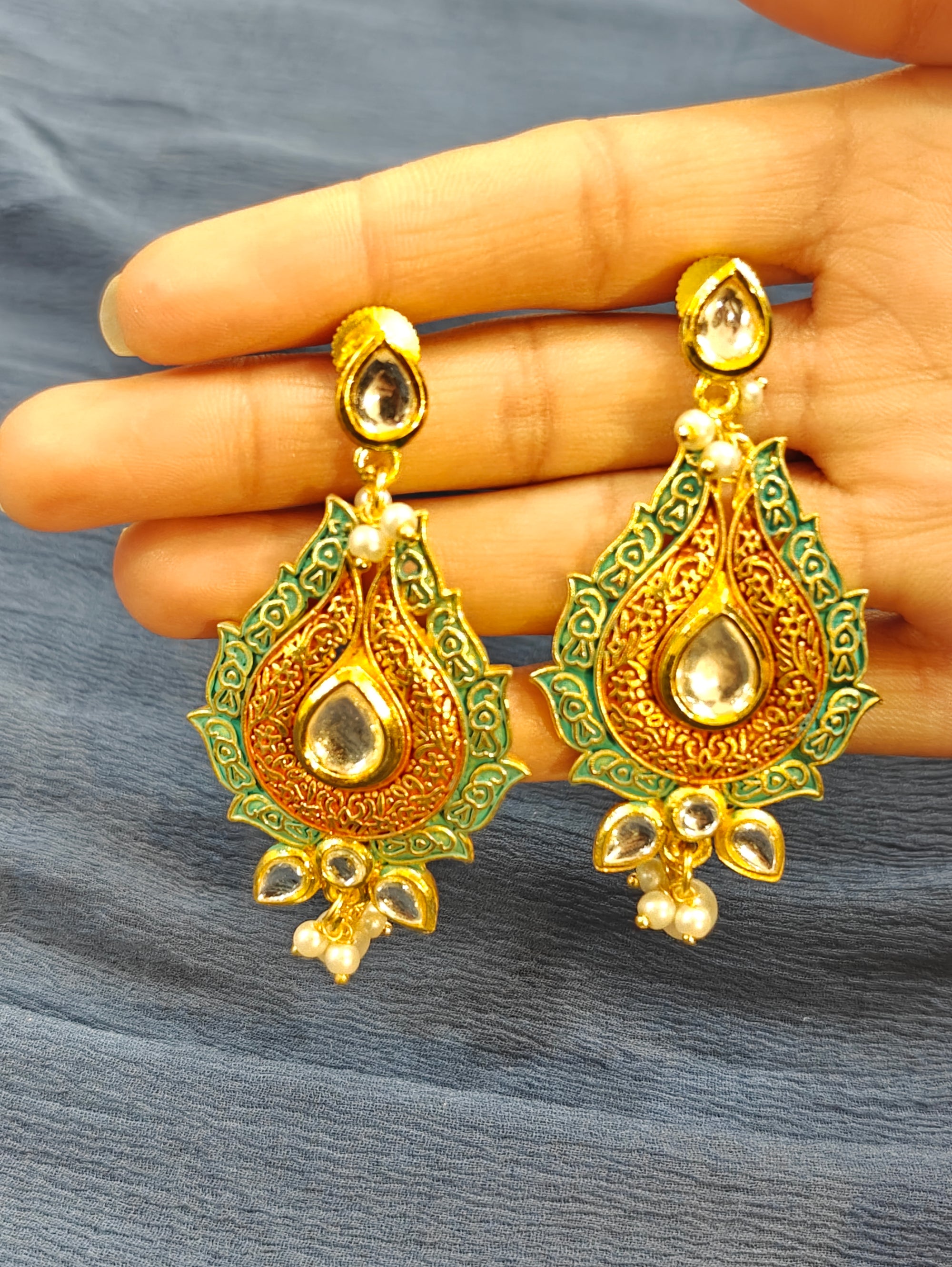 Fashionable Dangler 012368