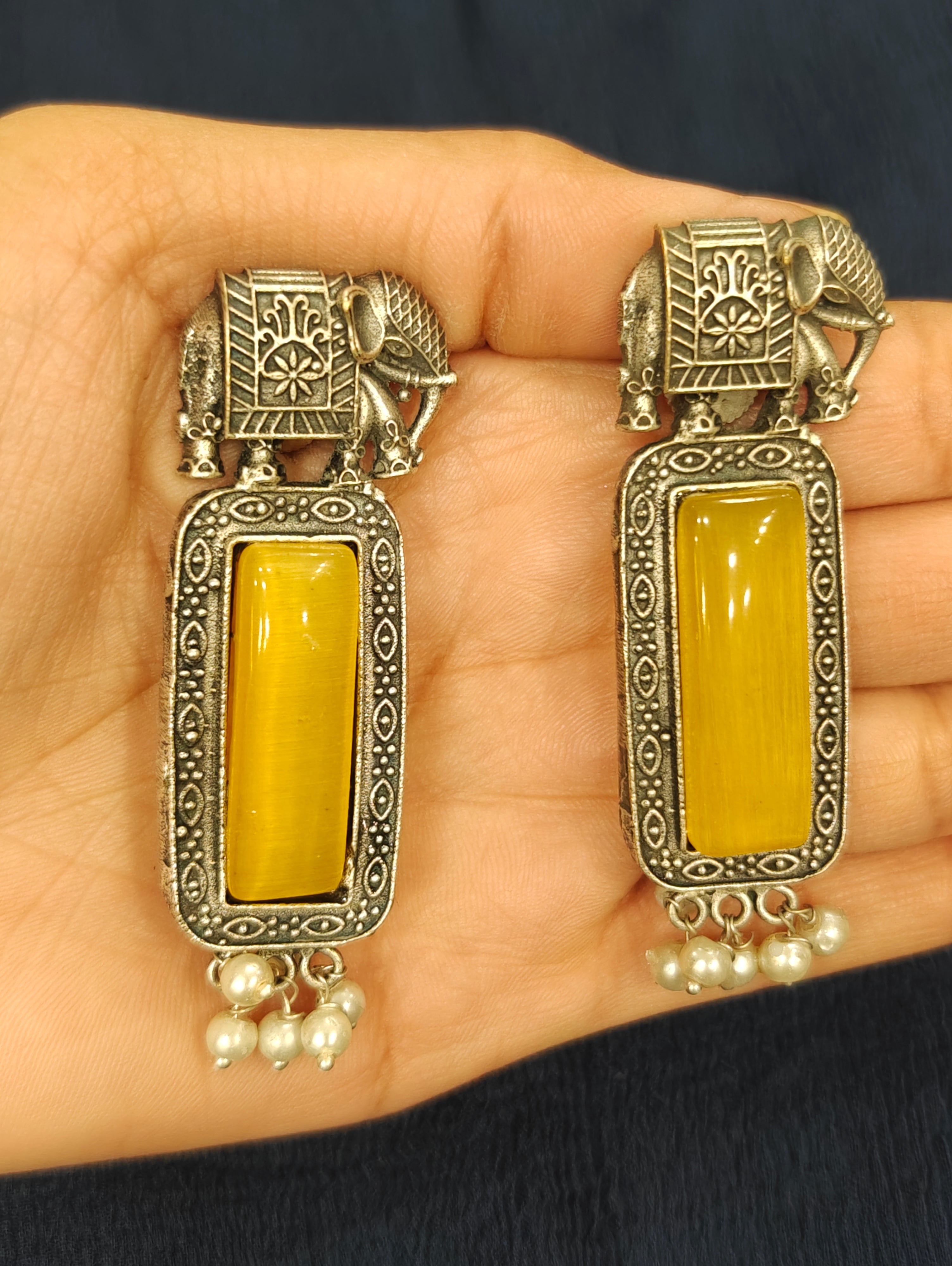 Fashionable Dangler 012015