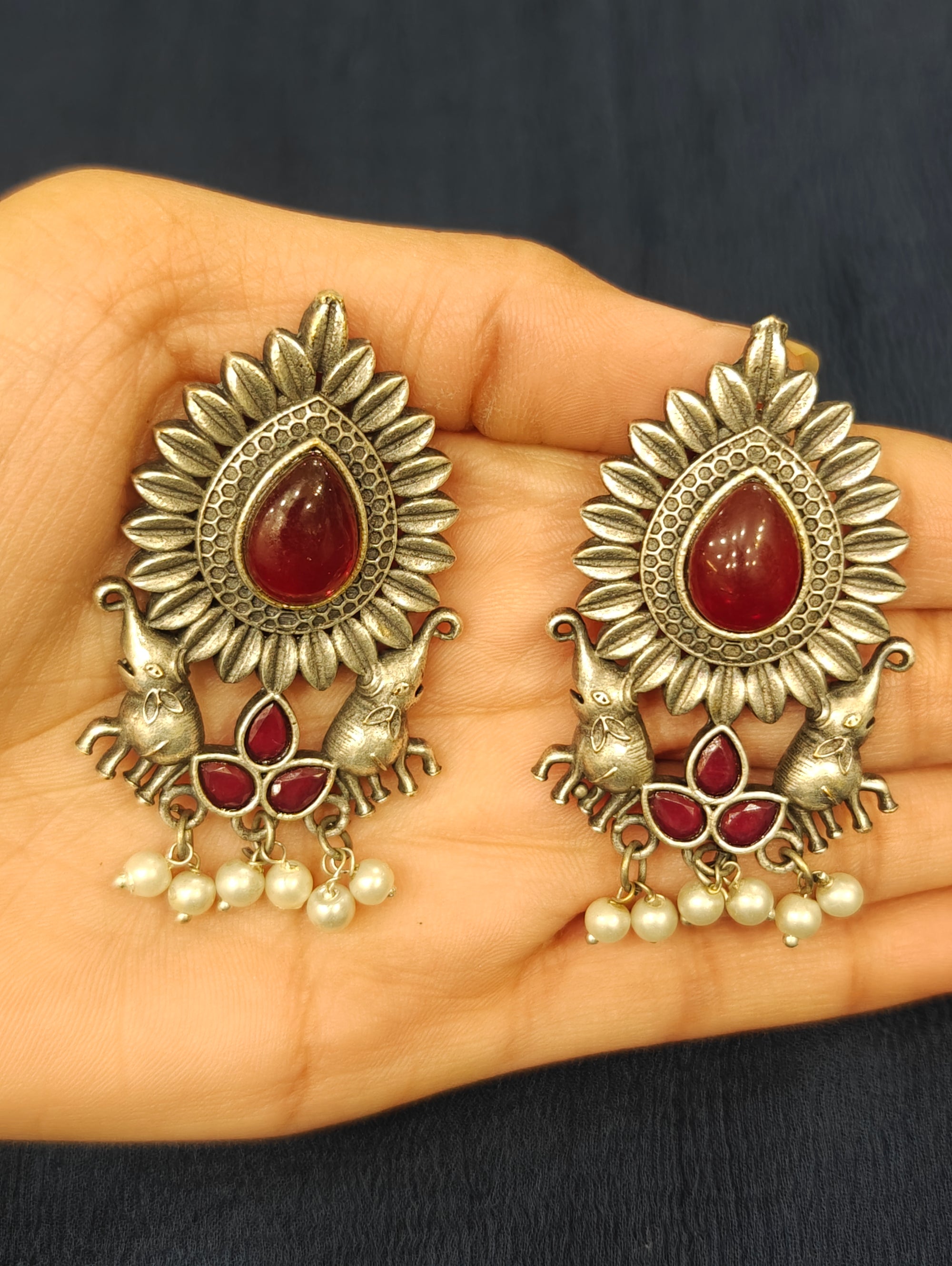 Fashionable Dangler 012047