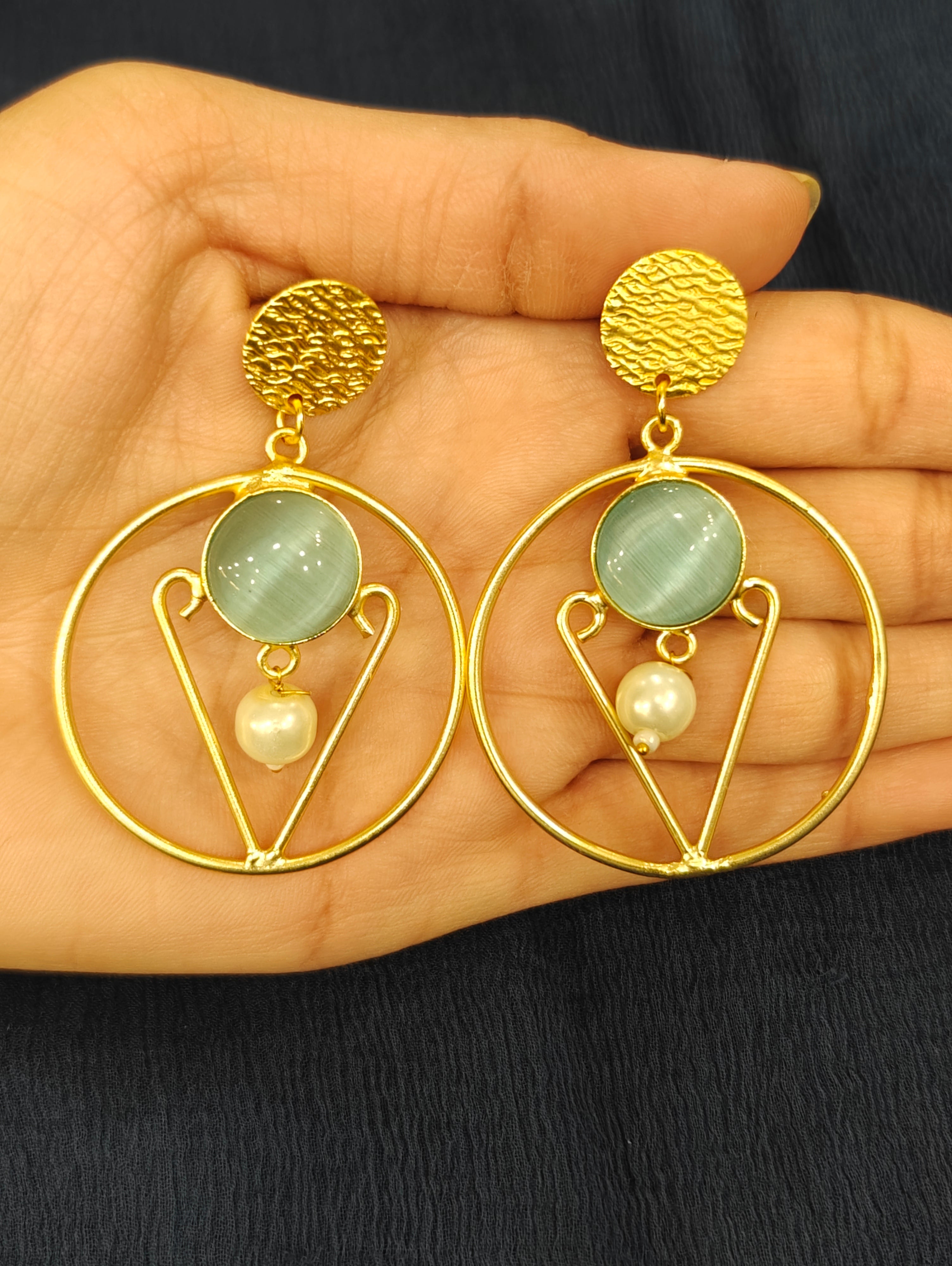 Fashionable Dangler 012034