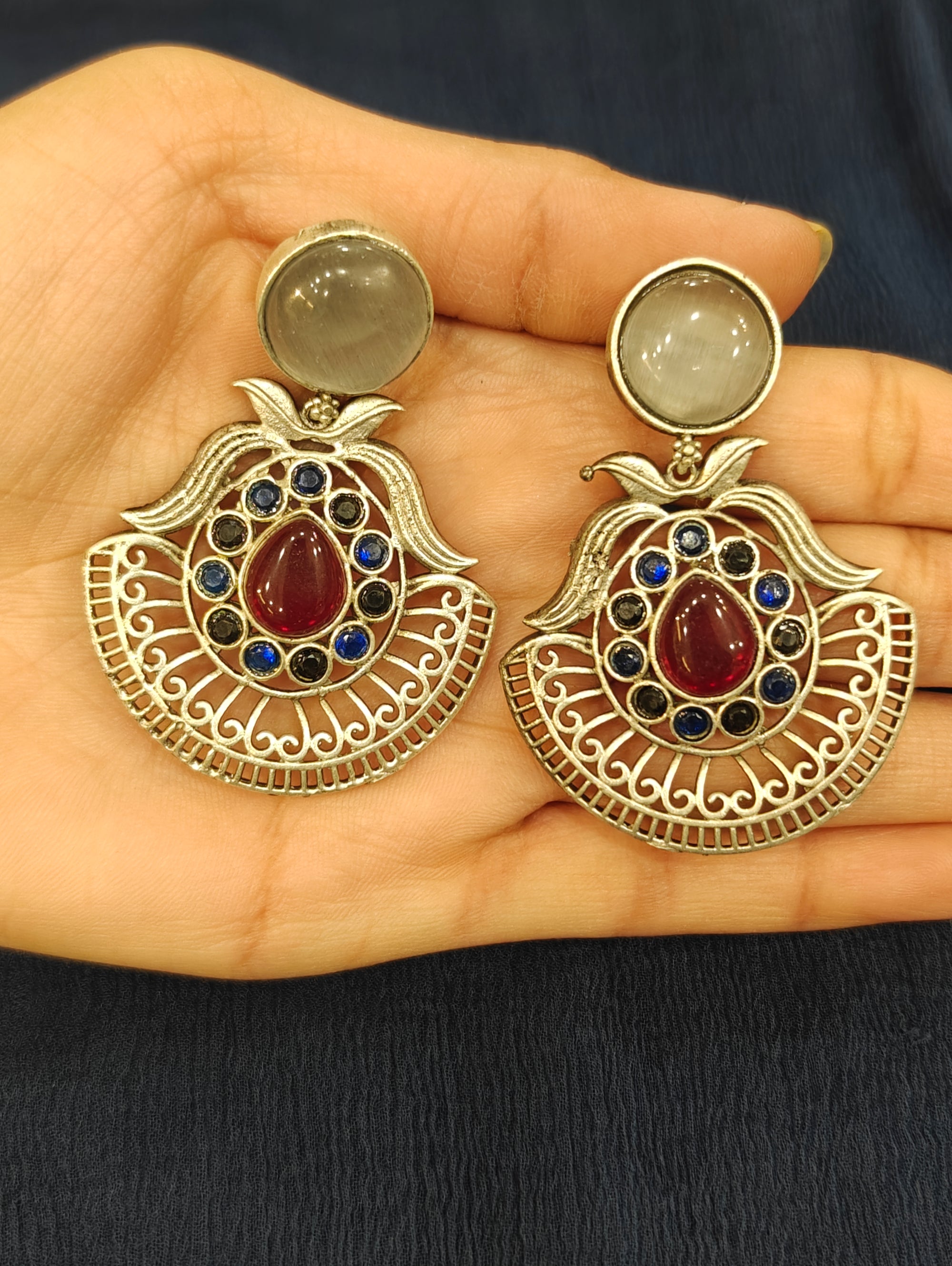 Fashionable Dangler 012159
