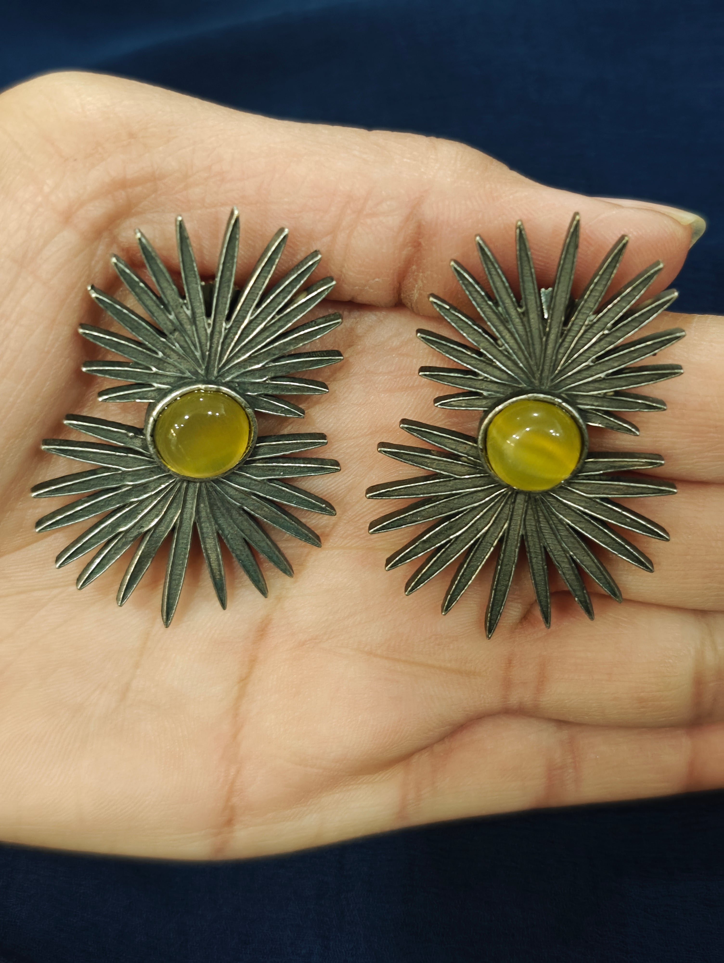 Fashionable Dangler 012032