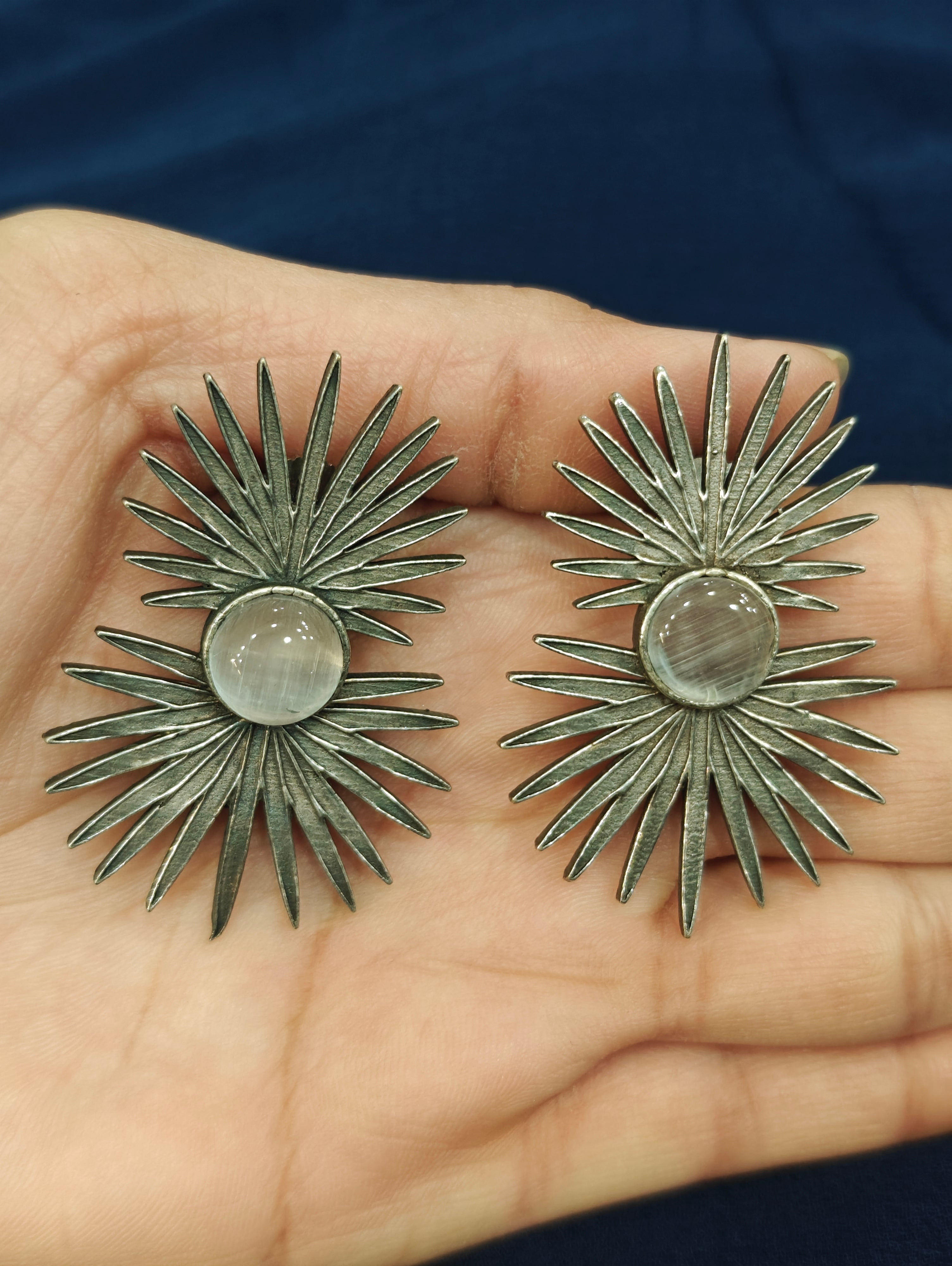 Fashionable Dangler 012032