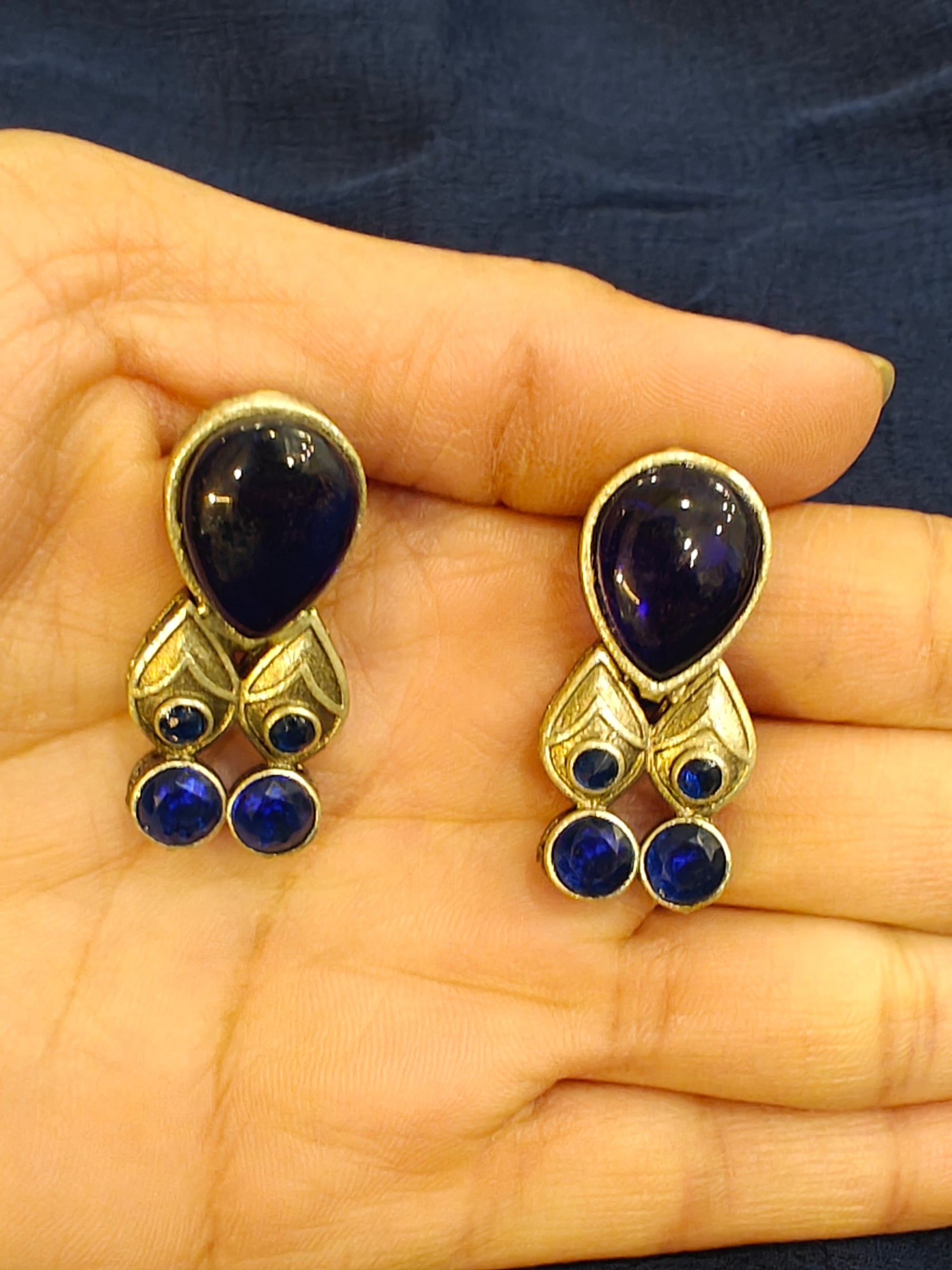 Fashionable Studs 012170