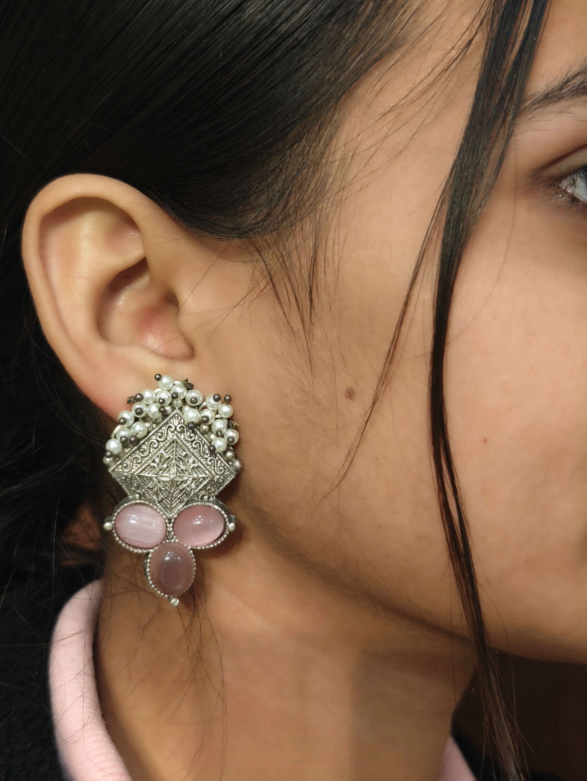 Fashionable Studs 012182