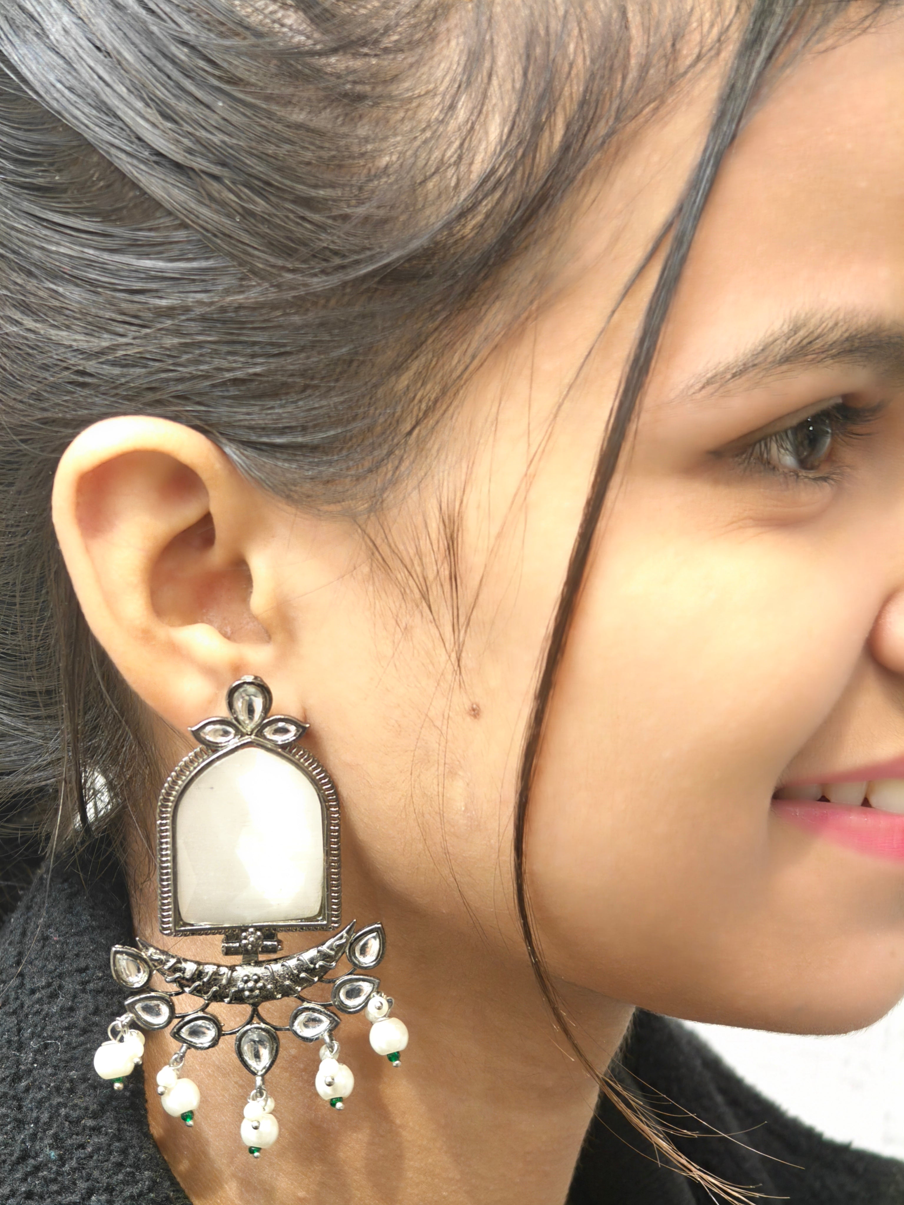 Fashionable Dangler 012016