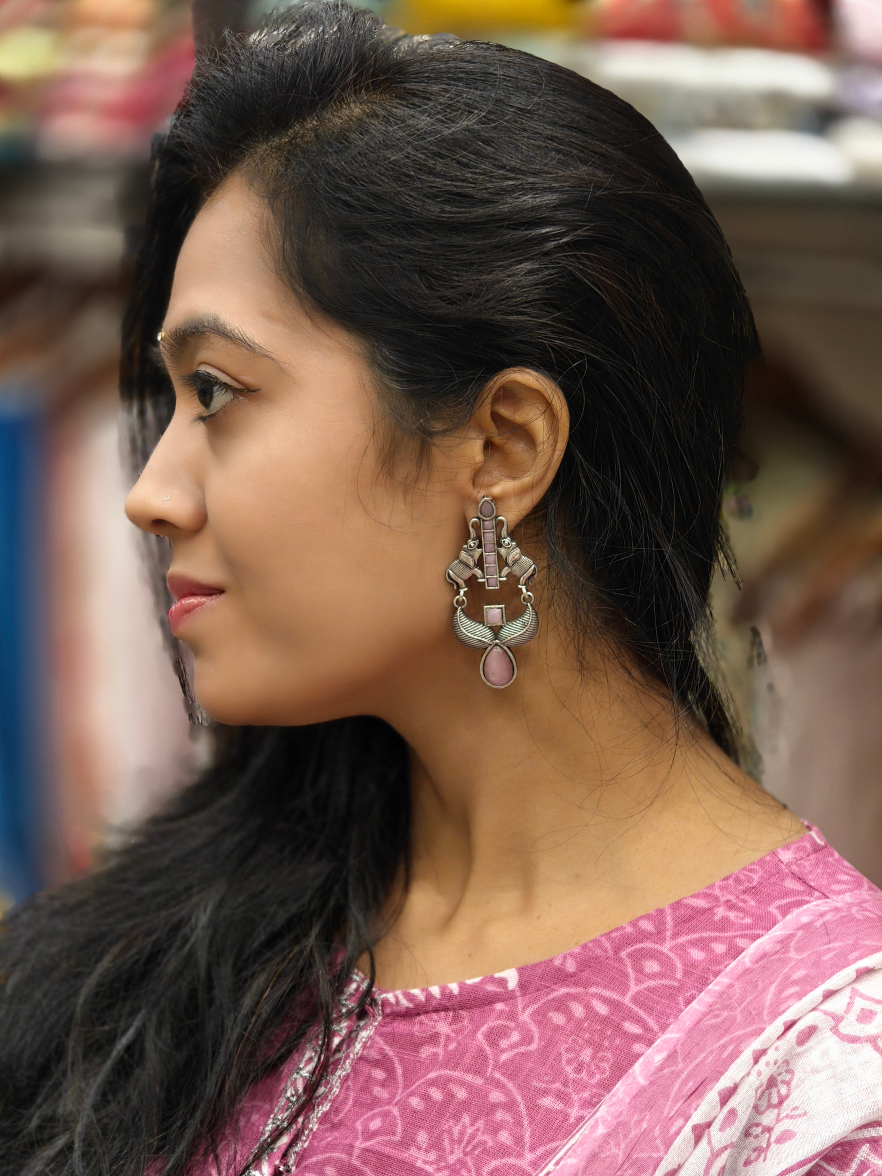 Fashionable Dangler 012014