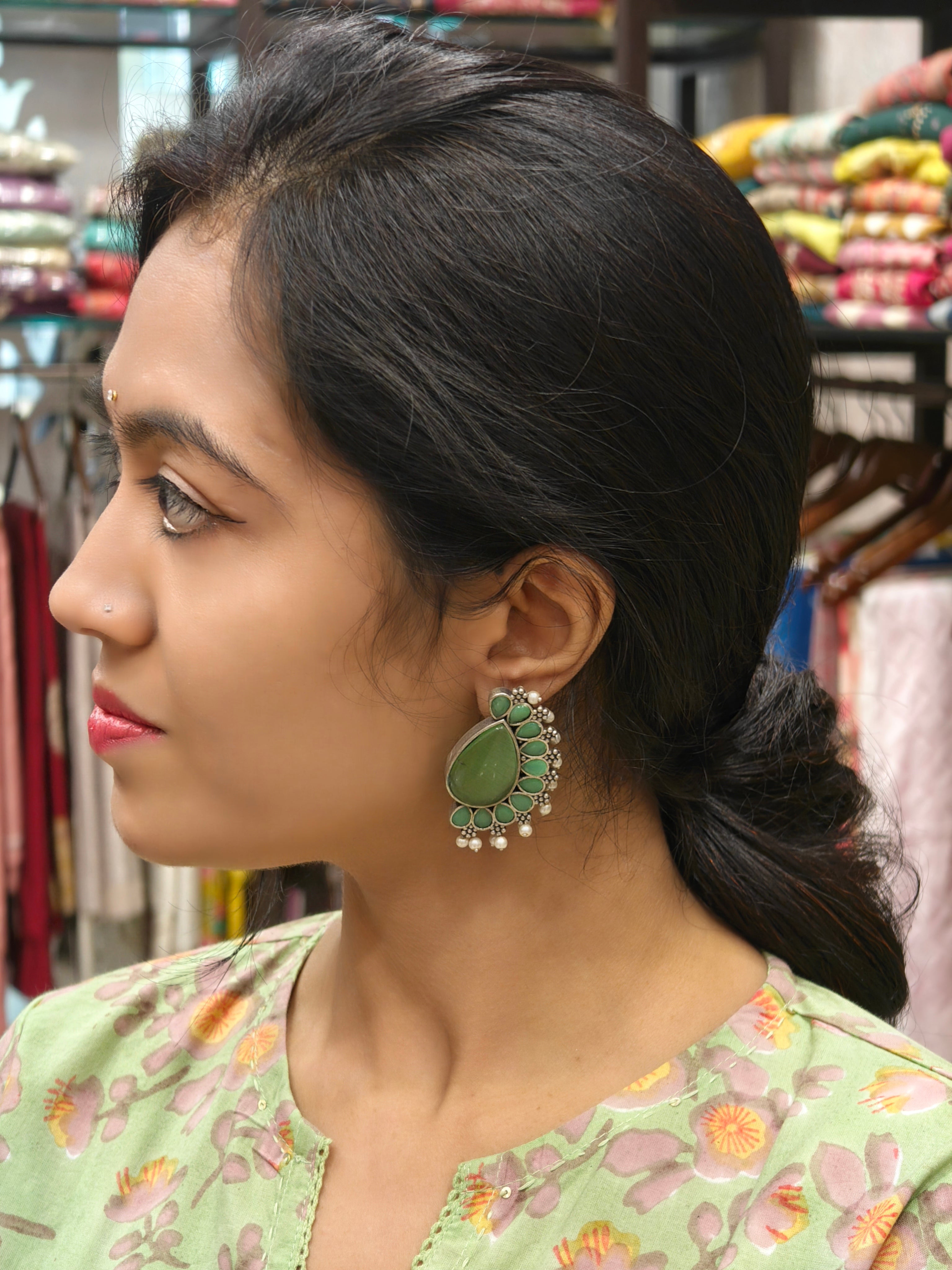 Fashionable Dangler 012022