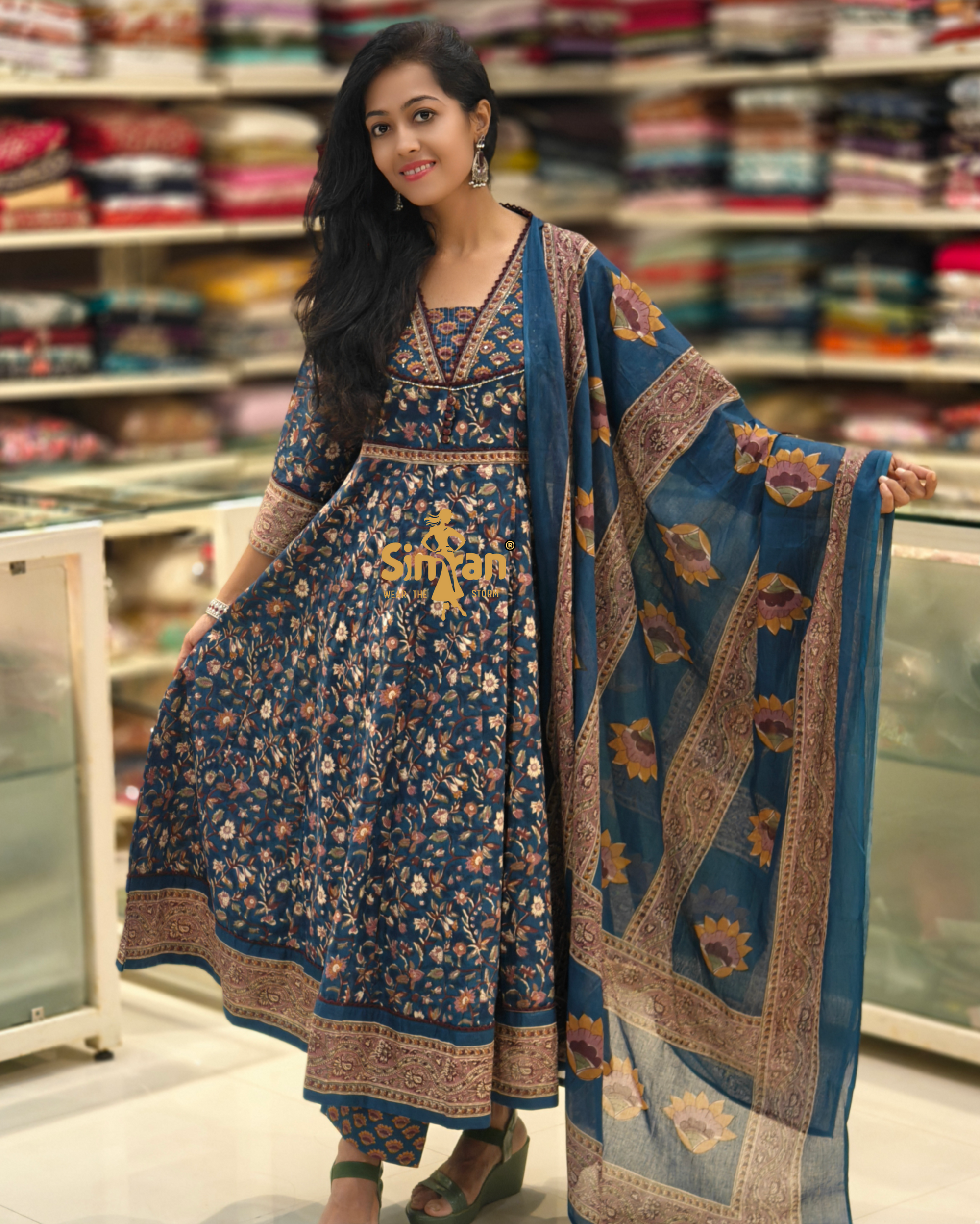 Kalamkari Flared Kurti Pant Dupatta Set 014409